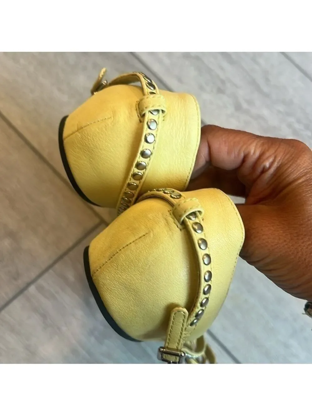 Frye Margot yellow studded leather cross strap sandals size 9